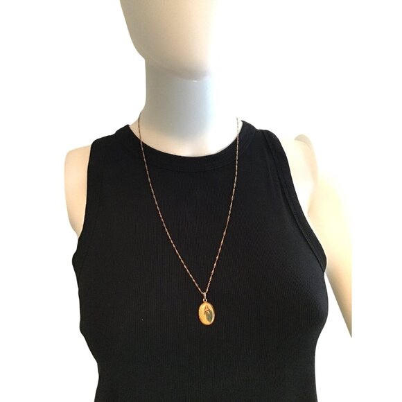 VINTAGE GOLD PHOTO PENDANT CHARM IMMACULATE CONCEPTION NECKLACE - Picture 2 of 5